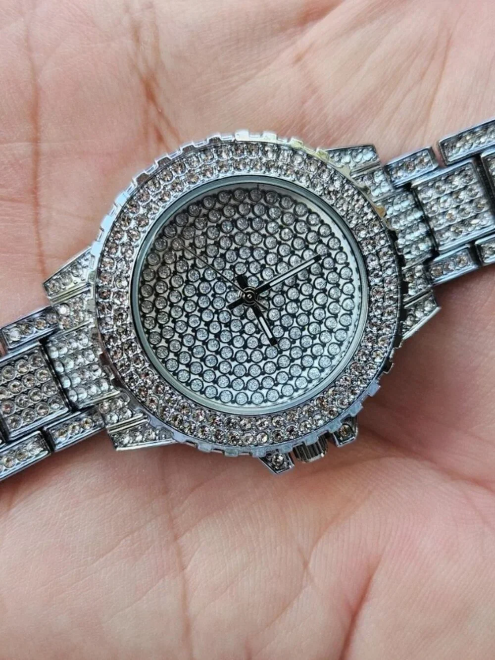 Crystals Accent Face Bezel Wristwatch Silver Tone Fashion Analog Quartz watch